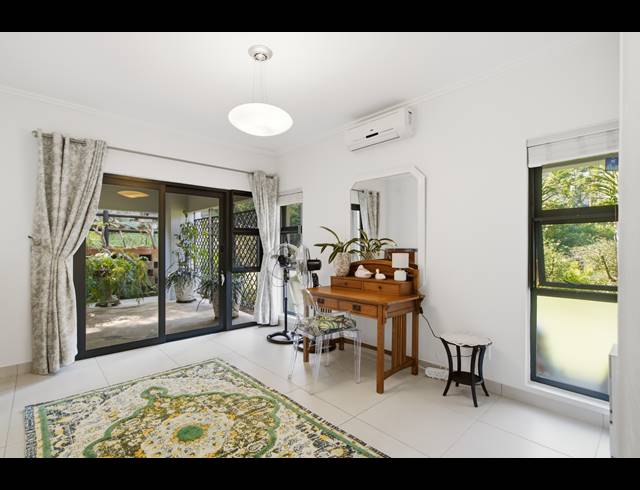 4 BEDROOM APARTMENT FOR SALE IN PALM LAKES ESTATE